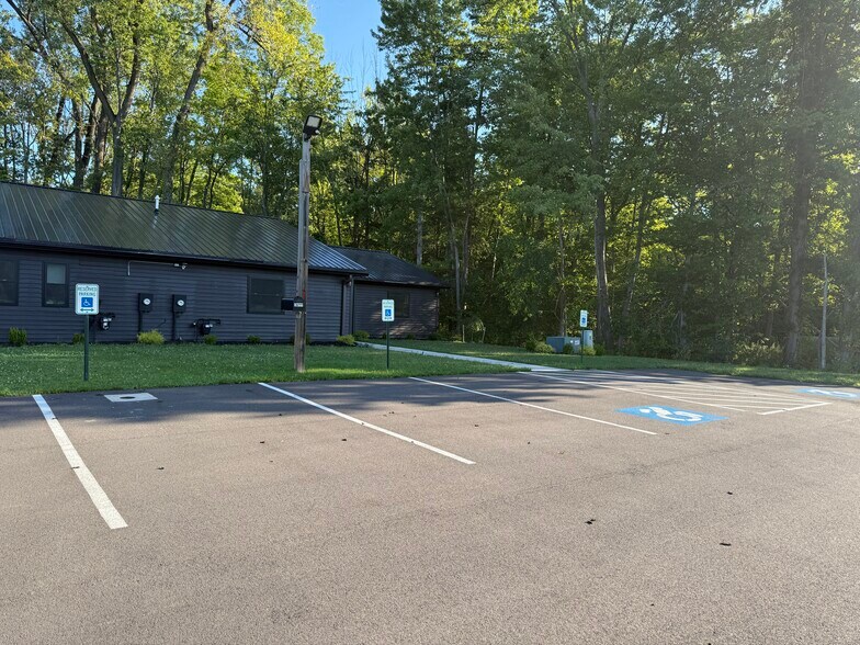More Photos Of 8287-8289 Loop Rd, Baldwinsville Office For Lease