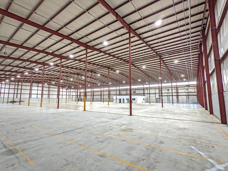More Photos Of 400 Earl Rd, Shorewood Warehouse For Lease