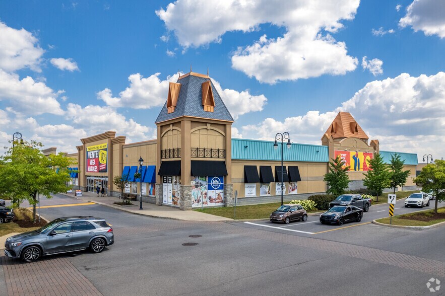 More Photos Of 2800-2860 Prom Saint-Honoré, Boisbriand Unknown For Lease