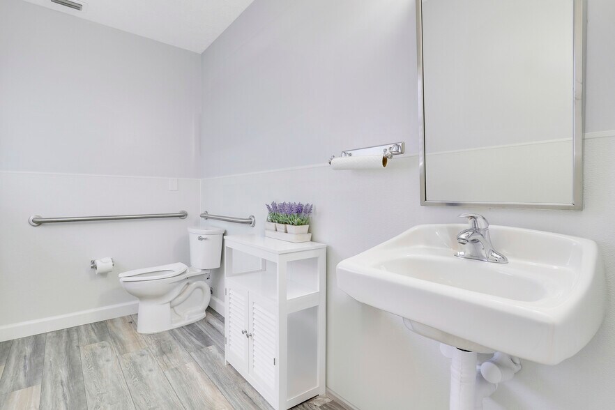 More Photos Of 1791 SE Port St Lucie Blvd, Port Saint Lucie Medical For Sale