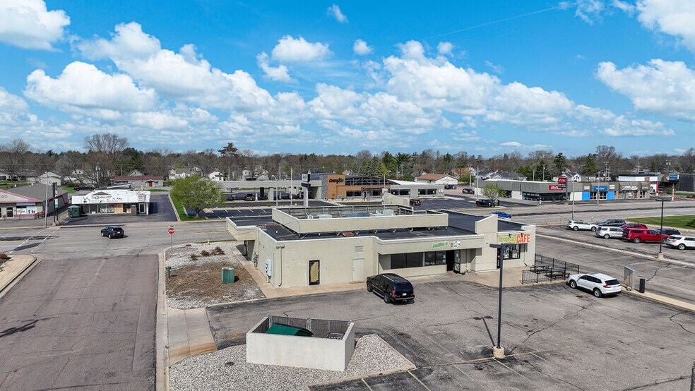 More Photos Of 1951-1981 S 8th St, Wisconsin Rapids General Retail For Sale