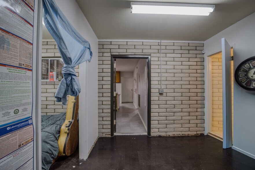 More Photos Of 5201 S Highway 95, Fort Mohave Storefront Retail Office For Sale