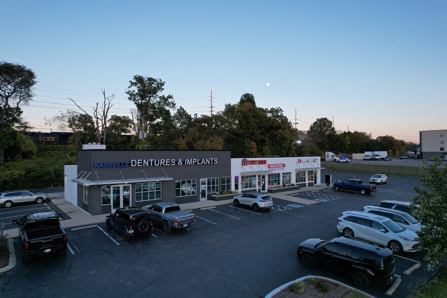 More Photos Of 504 Collins Park Dr, Antioch Freestanding For Sale