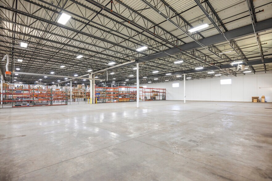 More Photos Of 610 Whitetail Blvd, River Falls Warehouse For Lease
