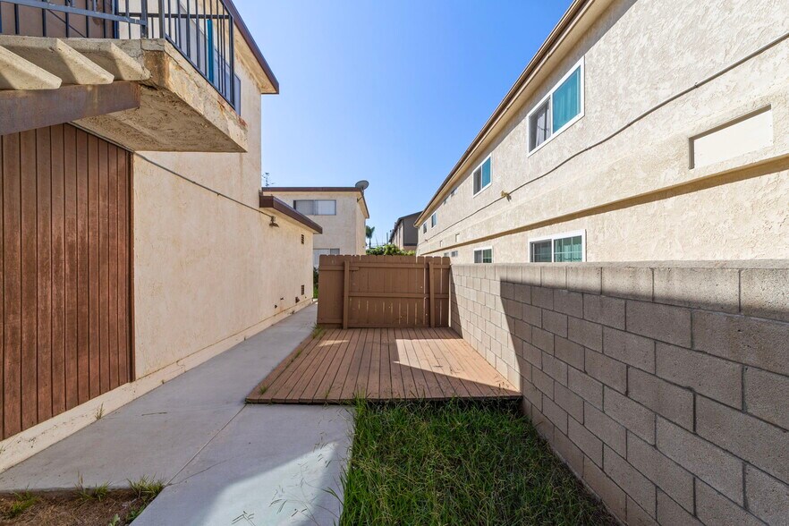 More Photos Of 1150 11th St, Imperial Beach Apartments For Sale