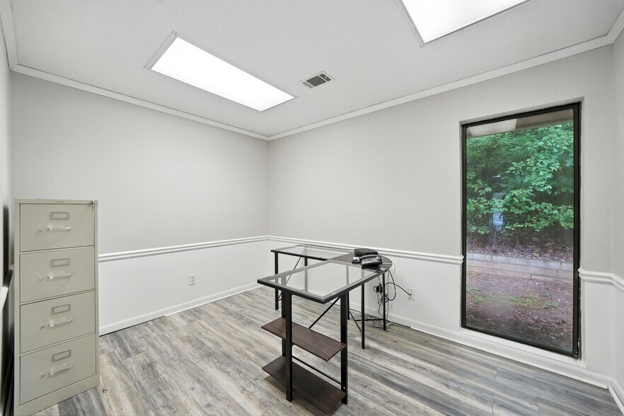 More Photos Of 11285 Elkins Rd, Roswell Office Residential For Sale