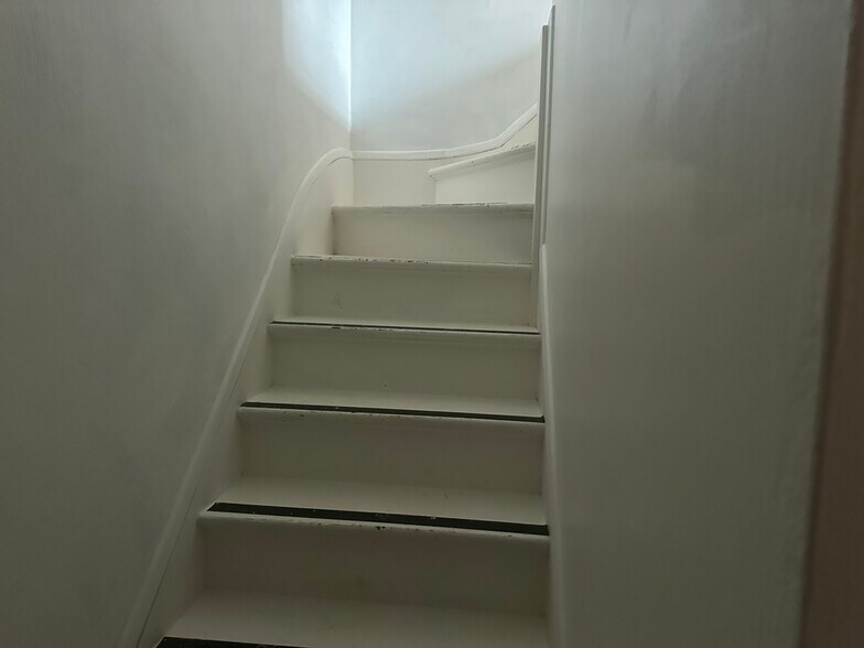 More Photos Of 150 W Stadium Dr, Stockton Apartments For Sale