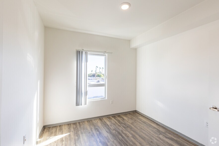 More Photos Of 18528 Chase St, Northridge Apartments For Sale