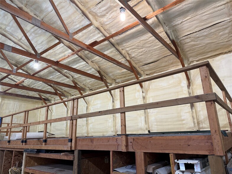 More Photos Of 4299 Lewis Access Rd, Center Point Warehouse For Lease