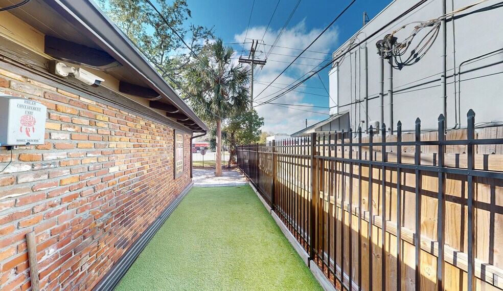 More Photos Of 3508 S Manhattan Ave, Tampa Health Club For Sale