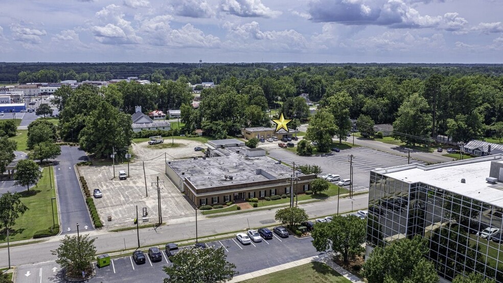 More Photos Of 425 S Lee St, Whiteville Office For Sale