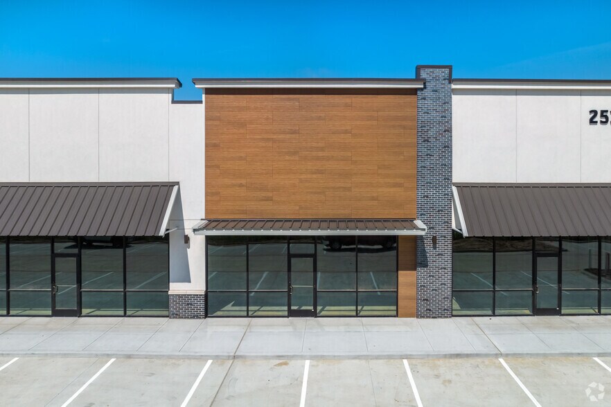 More Photos Of 25131 FM 2978 Rd, Tomball Freestanding For Lease