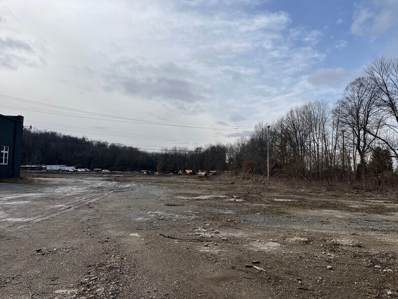 More Photos Of 144 Niles Ave, Waynesburg Warehouse For Lease