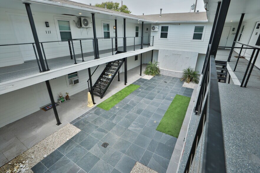 More Photos Of 712 Ball St, Galveston Apartments For Sale