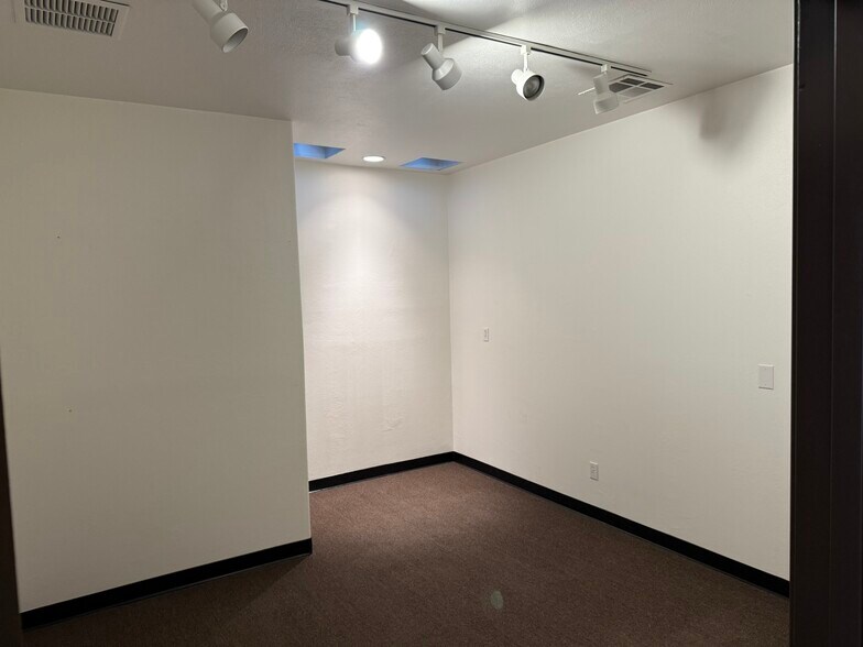 More Photos Of 3094 Research Way, Carson City Warehouse For Lease