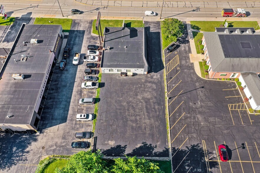 More Photos Of 1518 W Mason St, Green Bay Freestanding For Lease