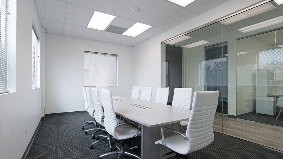 More Photos Of 4228 Clay Business Dr, Katy Service For Lease