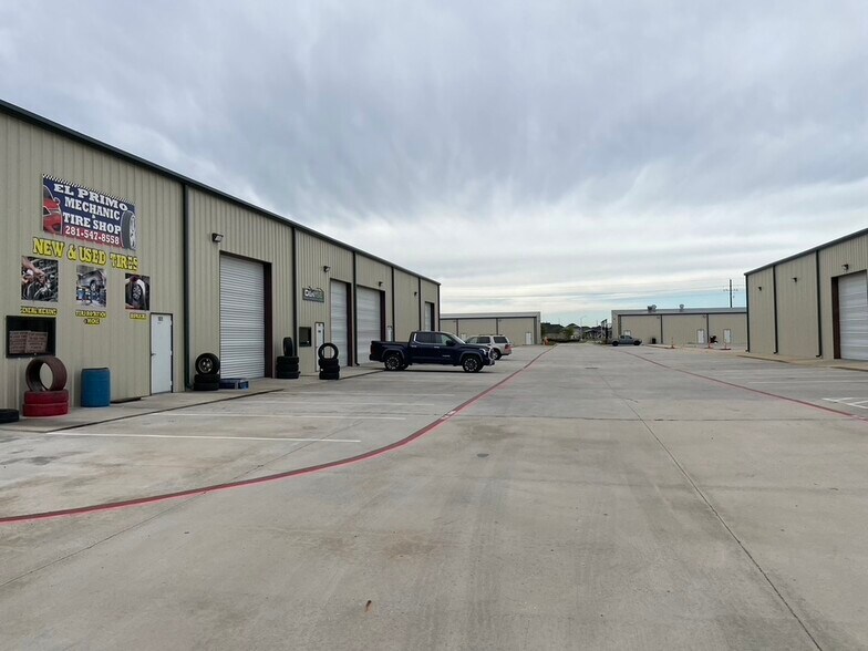 More Photos Of 18700 Becker Rd, Hockley Unknown For Lease