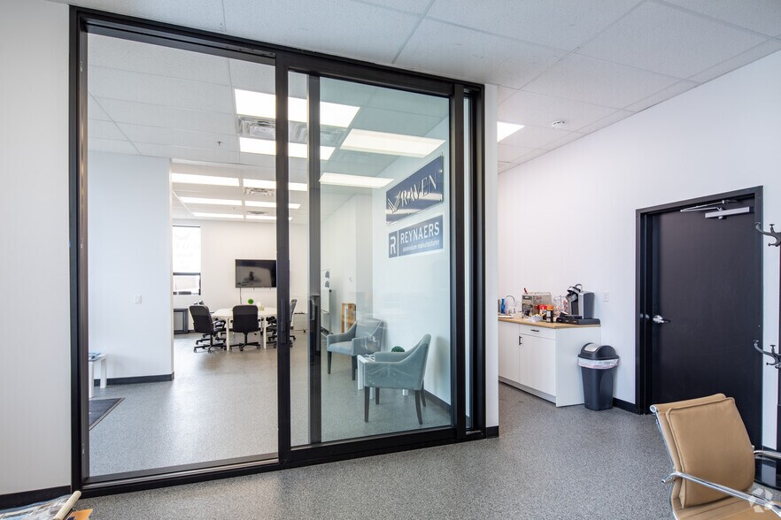 More Photos Of 7720 Kimbel St, Mississauga Warehouse For Lease