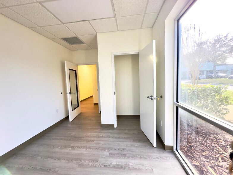 More Photos Of 740 Stirling Center Pl, Lake Mary Office For Lease
