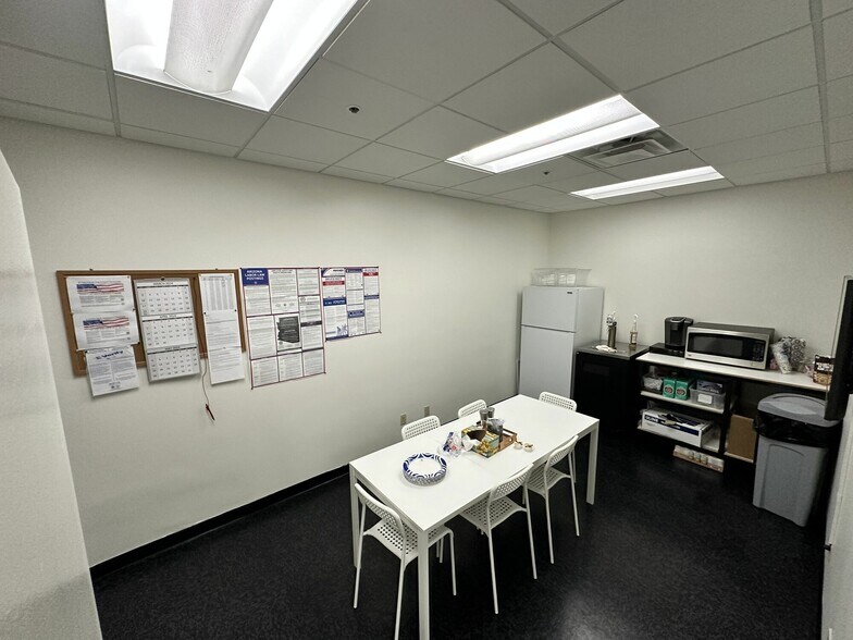 More Photos Of 1548 N Tech Blvd, Gilbert Manufacturing For Lease