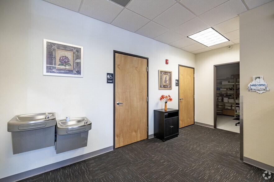 More Photos Of 13774 Plantation Rd, Fort Myers Medical For Lease