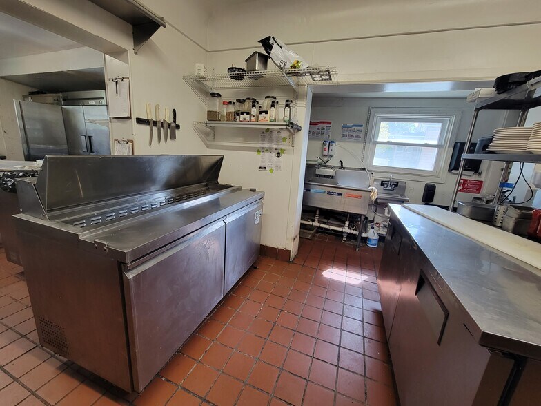 More Photos Of 6618 S Delaware Ave, Martins Creek Restaurant For Sale