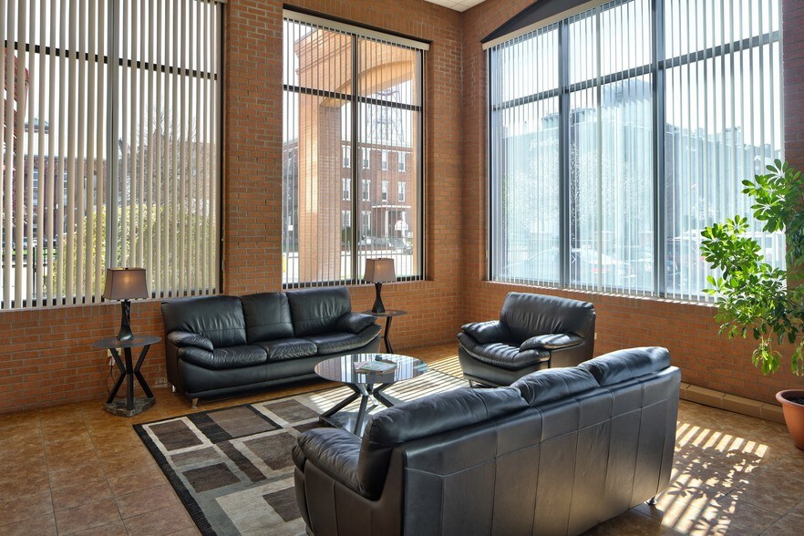 More Photos Of 85 Allen St, Rochester Office Residential For Lease