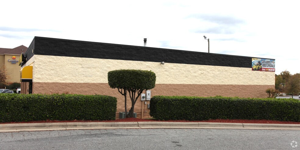 More Photos Of 4407 Landover Rd, Greensboro Auto Repair For Lease