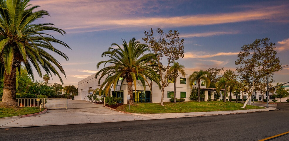 More Photos Of 955 S Andreasen Dr, Escondido Manufacturing For Lease