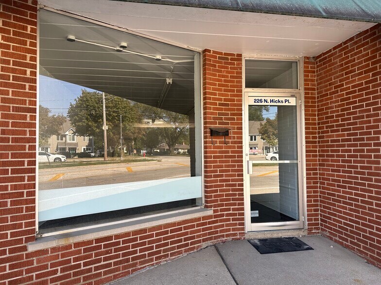 More Photos Of 220-230 Hicks Pl, Palatine Storefront Retail Residential For Sale