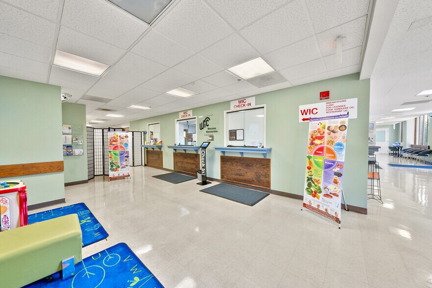 More Photos Of 715 NW Dimmick St, Grants Pass Office For Sale