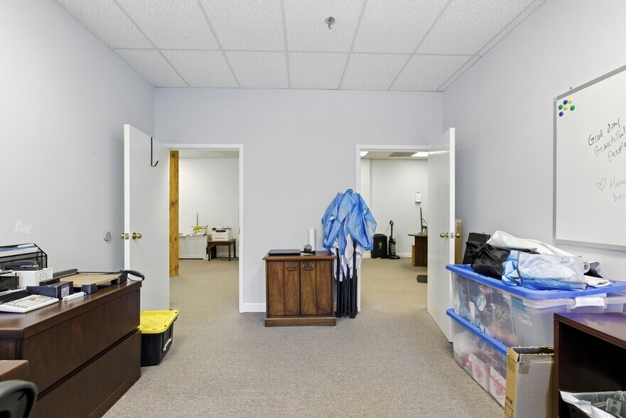 More Photos Of 5-7 Market Sq, Amesbury Loft Creative Space For Lease