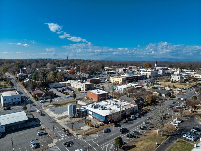 More Photos Of 212 S Green St, Morganton Bar For Sale