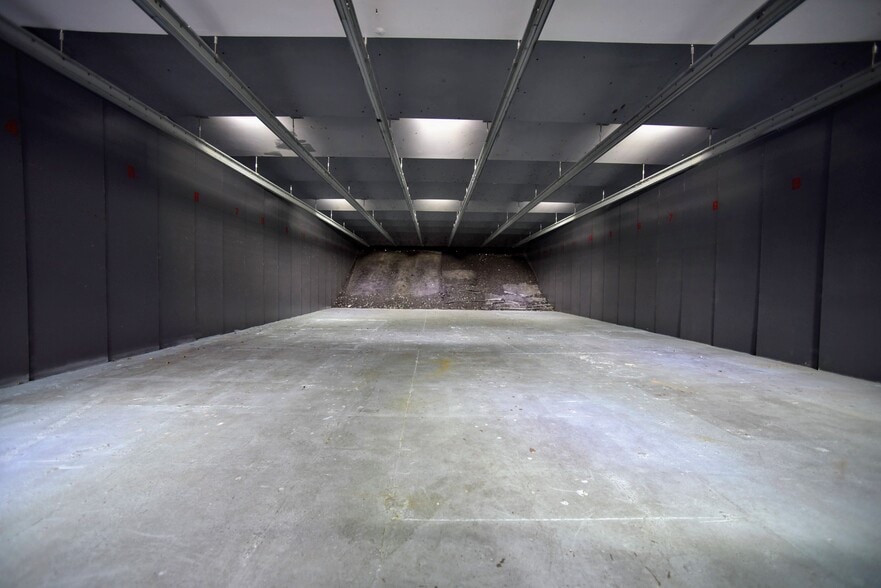 More Photos Of 14000-14046 NW 82nd Ave, Miami Lakes Light Distribution For Lease