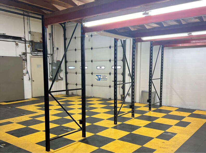 More Photos Of 4524 Leavenworth St, Omaha Warehouse For Lease