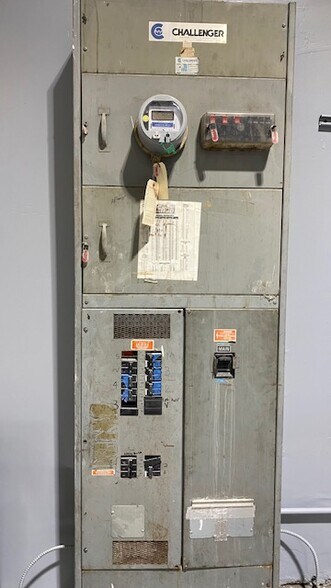 More Photos Of 5957 S St Andrews Pl, Los Angeles Warehouse For Sale