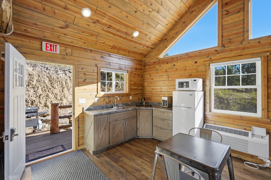 More Photos Of 13310 Silver Mountain Rd, Rapid City Hospitality For Sale