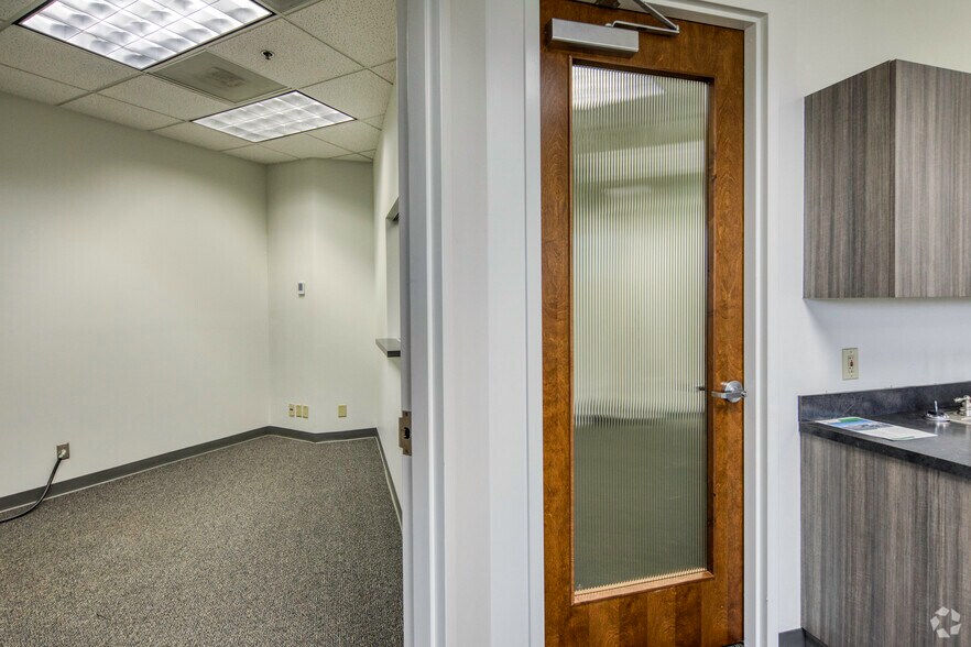 More Photos Of 11300 4th St N, Saint Petersburg Office For Lease