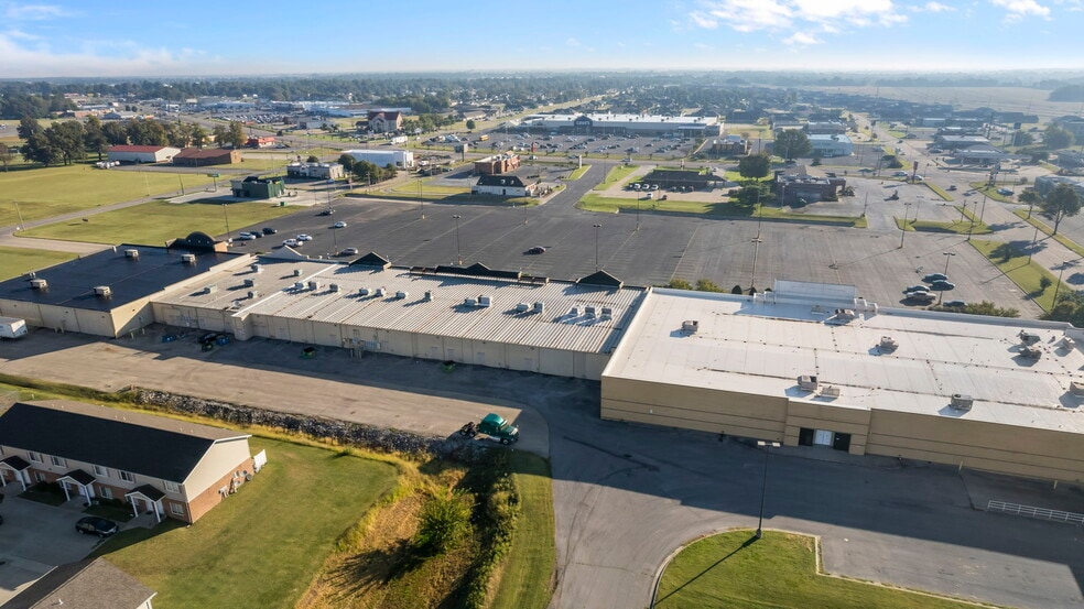 More Photos Of 1213 S Main St, Sikeston Unknown For Lease