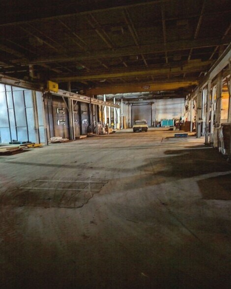 More Photos Of 103 N 12 St, Gladstone Warehouse For Sale