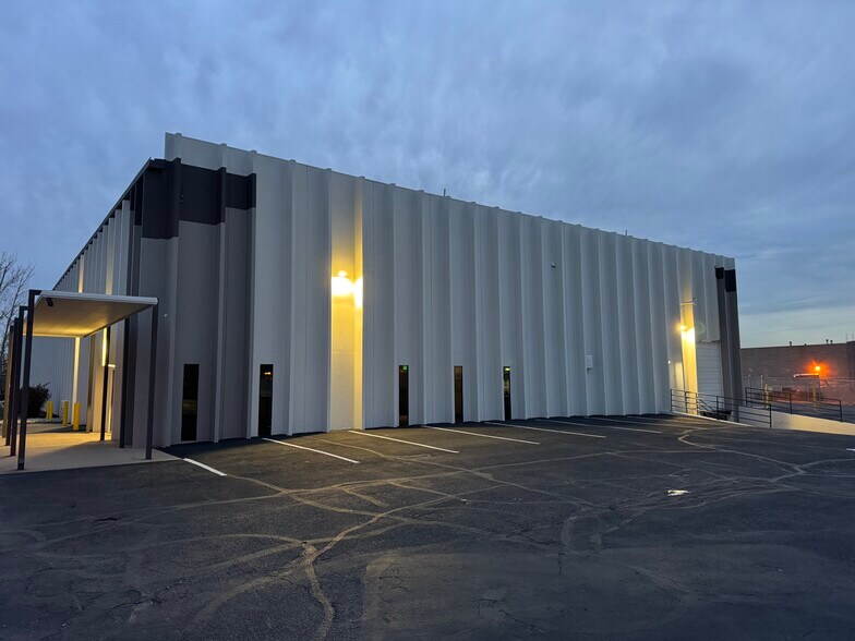 More Photos Of 5775 Monaco St, Commerce City Manufacturing For Lease
