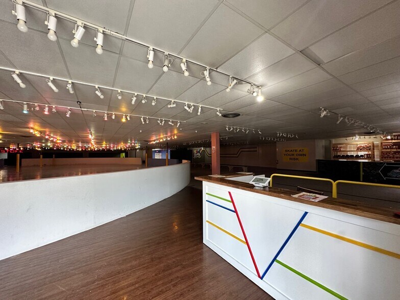 More Photos Of 16525 North Fwy, Houston Freestanding For Sale