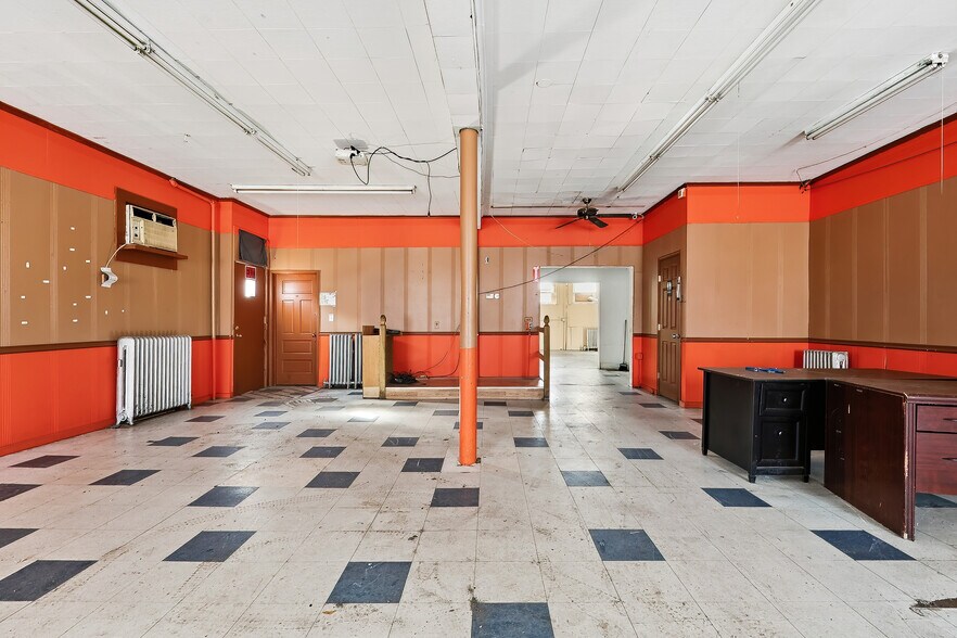 More Photos Of 8 W Olive St, Scranton Office For Sale