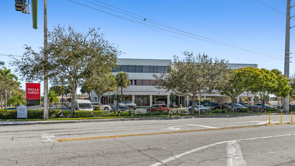 More Photos Of 250 Tequesta Dr, Tequesta Office For Sale