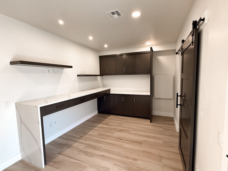 More Photos Of 1420 Linwood Blvd, Oklahoma City Office For Sale