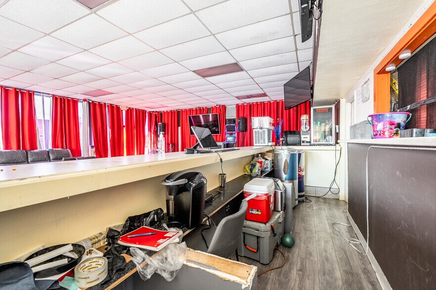 More Photos Of 601 W 4th St, North Little Rock Light Manufacturing For Sale