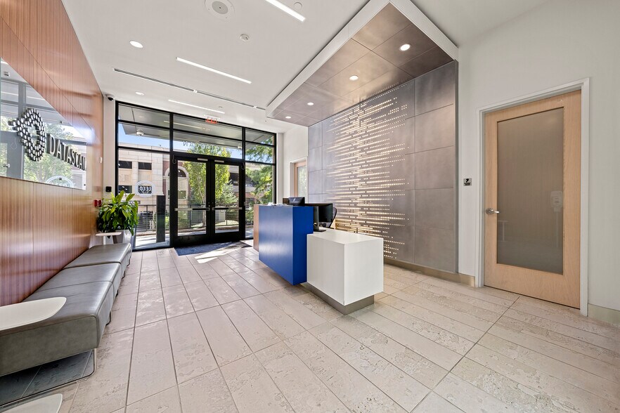 More Photos Of 415 S Broad St, Alpharetta Office For Sale