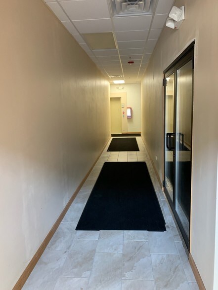 More Photos Of 7903 W 159th St, Tinley Park Storefront Retail Office For Lease
