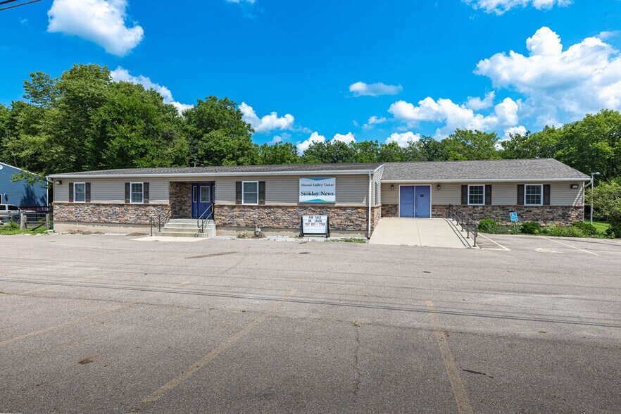 More Photos Of 1001 N County Road 25A, Troy Office For Sale